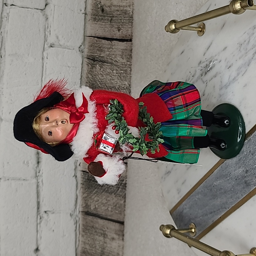 Byers' Choice Carolers 2003 Victorian Christmas Shopper "Victoria" in Plaid VTG
